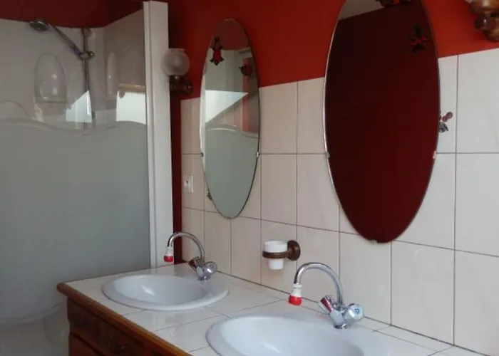 Hébergement de vacances De Charme Avec Terrasse Près De Bourbonne-les-bains, 2 Chambres, Poêle à Bois, Wifi Inclus - Fr-1-589-118