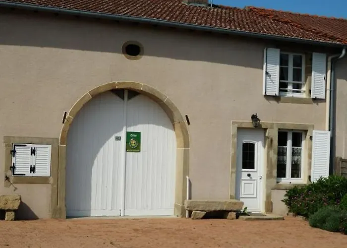 Hébergement de vacances De Charme Avec Terrasse Près De Bourbonne-les-bains, 2 Chambres, Poêle à Bois, Wifi Inclus - Fr-1-589-118 Lironcourt
