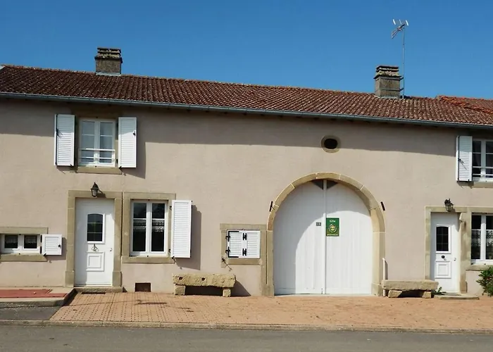 Hébergement de vacances De Charme Avec Terrasse Près De Bourbonne-les-bains, 2 Chambres, Poêle à Bois, Wifi Inclus - Fr-1-589-118 Lironcourt