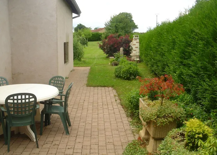De Charme Avec Terrasse Près De Bourbonne-les-bains, 2 Chambres, Poêle à Bois, Wifi Inclus - Fr-1-589-118 Lironcourt