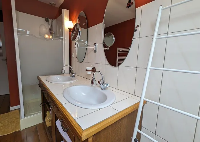 Hébergement de vacances De Charme Avec Terrasse Près De Bourbonne-les-bains, 2 Chambres, Poêle à Bois, Wifi Inclus - Fr-1-589-118